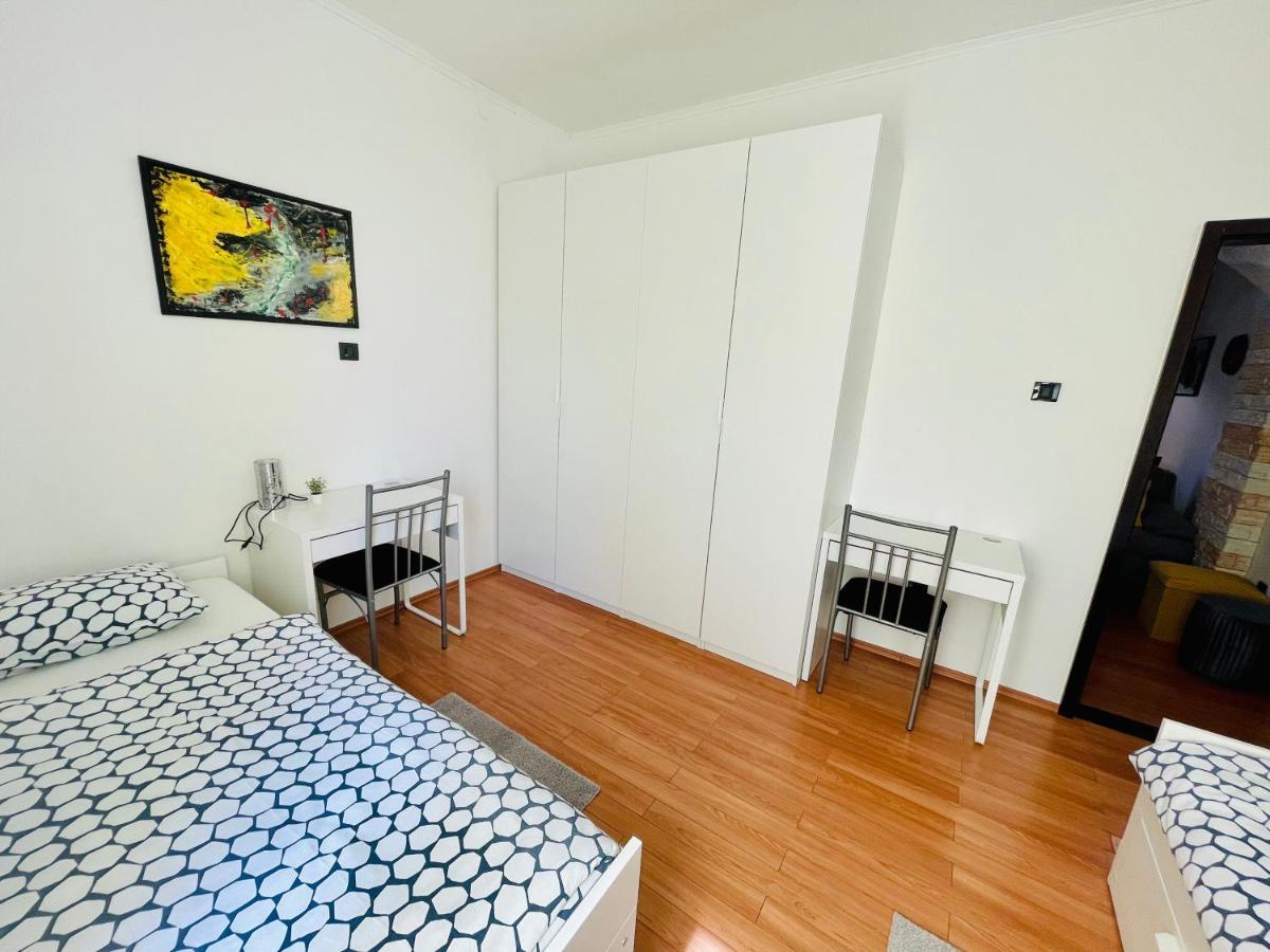 Apartman Three Queens 里耶卡 外观 照片