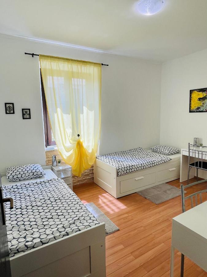 Apartman Three Queens 里耶卡 外观 照片